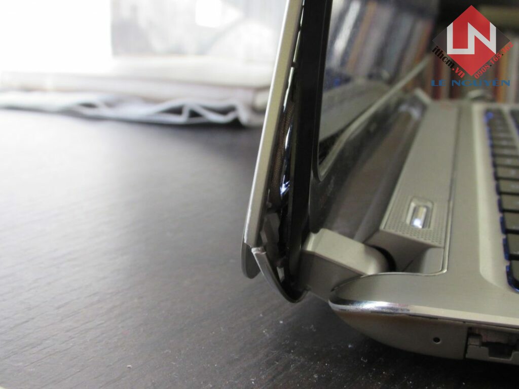 Thay Màn Hình Laptop Samsung Tại Nhà Giá Rẻ – Nhanh Chóng Quận Bình Tân