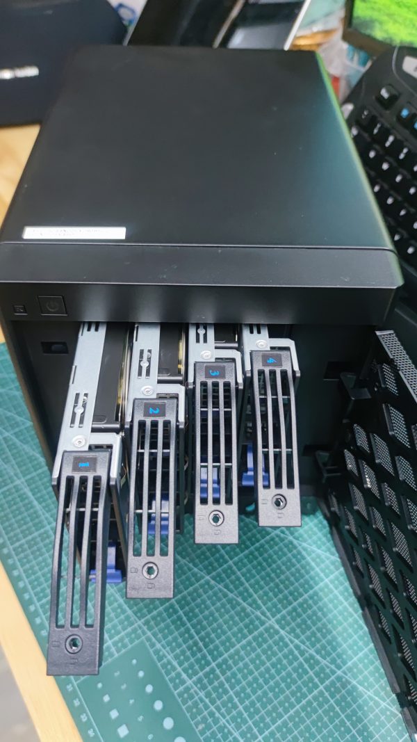 NAS 4 Radix Alrit MITX-DNV6 C3538 4GB RAM