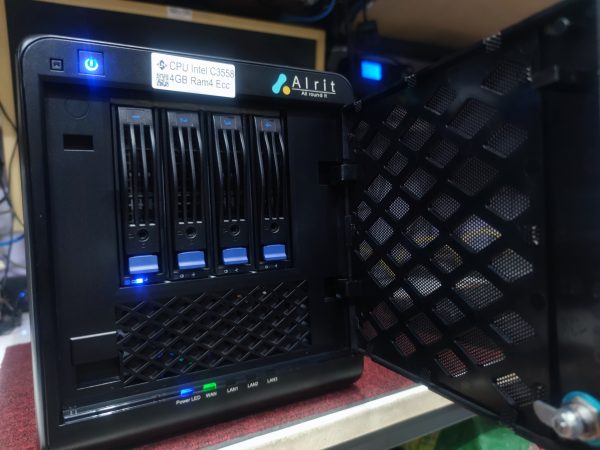 NAS Radix Alrit C3558 R4. 4GB 4 bay HDD chạy OS Synology