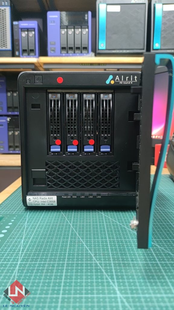 NAS Radix Alrit C3558 R4. 4GB 4 bay HDD chạy OS Synology