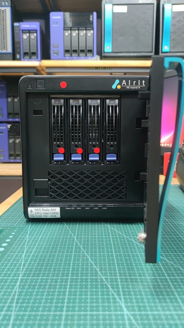 NAS Radix Alrit C3558 R4. 4GB 4 bay HDD chạy OS Synology