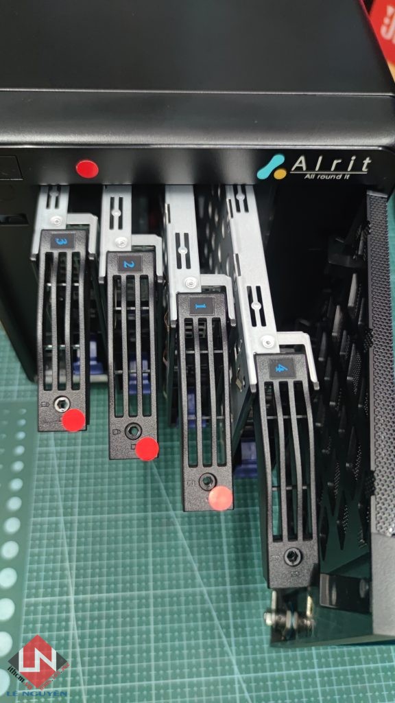 NAS Radix Alrit C3558 R4. 4GB 4 bay HDD chạy OS Synology