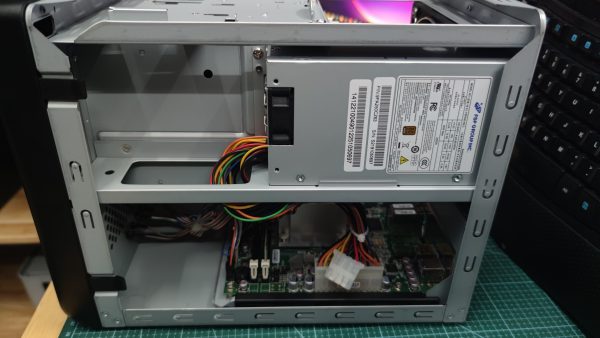 NAS Radix Alrit C3558 R4. 4GB 4 bay HDD chạy OS Synology