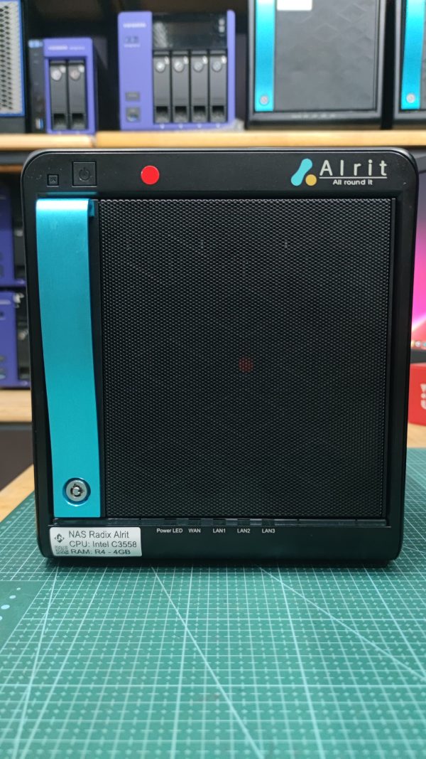 NAS Radix Alrit C3558 R4. 4GB 4 bay HDD chạy OS Synology