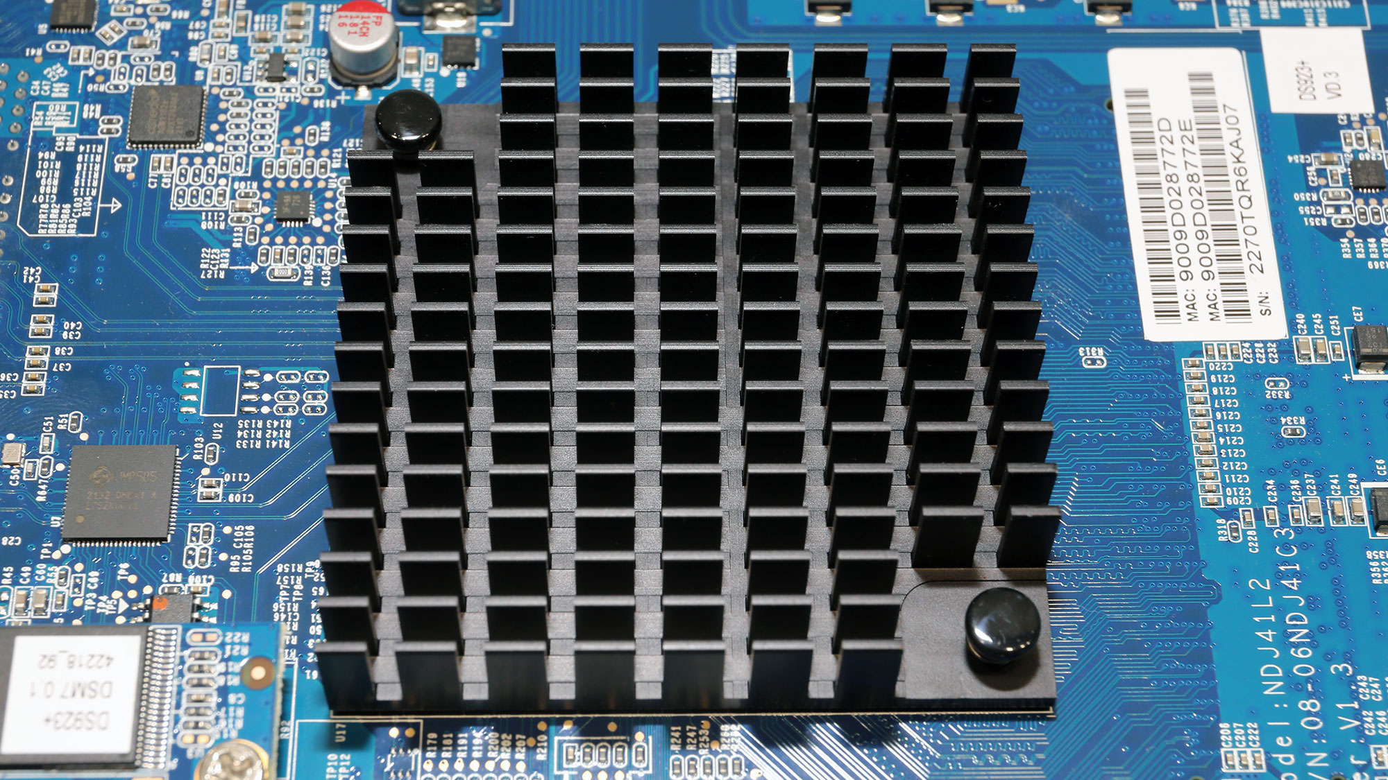 Cháy MOSFET và Chập Mainboard Trên NAS Synology: Quy Trình Đo Đạc & Thay Thế 6 Cháy MOSFET và Chập Mainboard Trên NAS Synology: Quy Trình Đo Đạc & Thay Thế